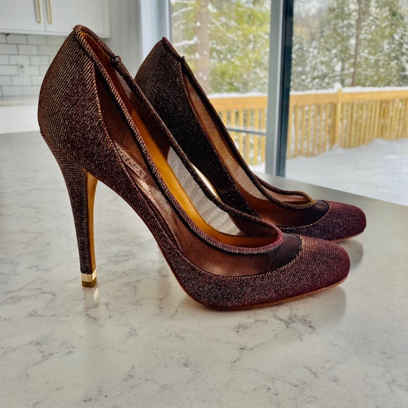 Badgley Mischka Pump 7 1/2 - Picture 1 of 4